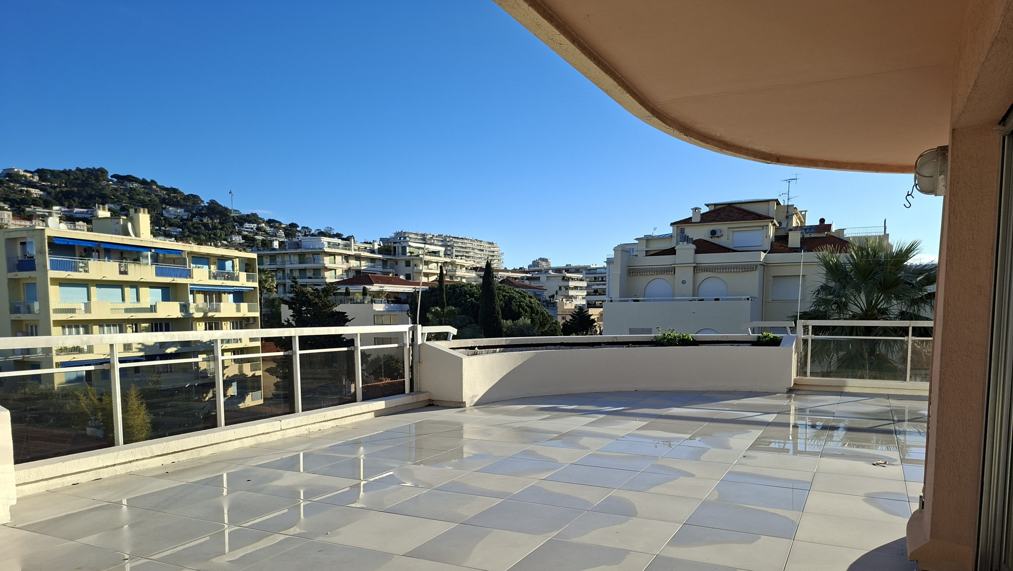Appartement de Standing – Pointe Croisette T7 – Cannes – Le Palais Impérial – 5o Etage Vue 360o – 5 Chambres