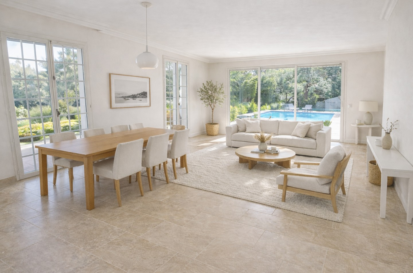 VILLA VUE DEGAGEE – MER – SECTEUR PRISE – HYERES – PISCINE – LUMINEUSE