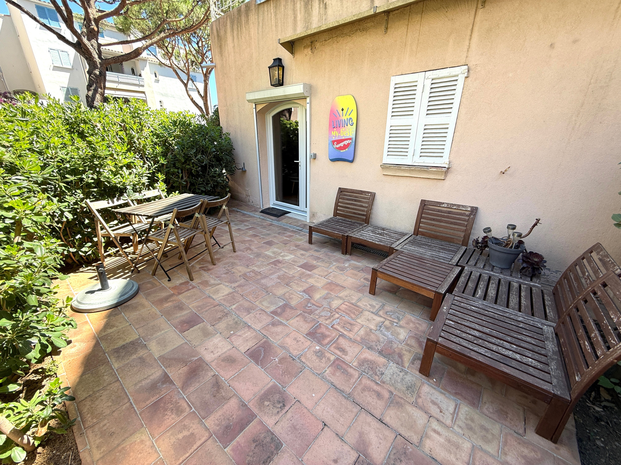 Cavalaire-sur-Mer   Élégant appartement en rez-de-jardin à deux pas du centre-ville