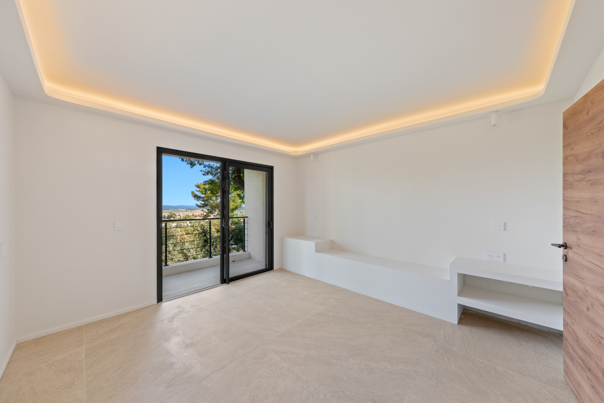 HYERES – PROPRIETE D&rsquo;EXCEPTION ENCADREE DE VERDURE