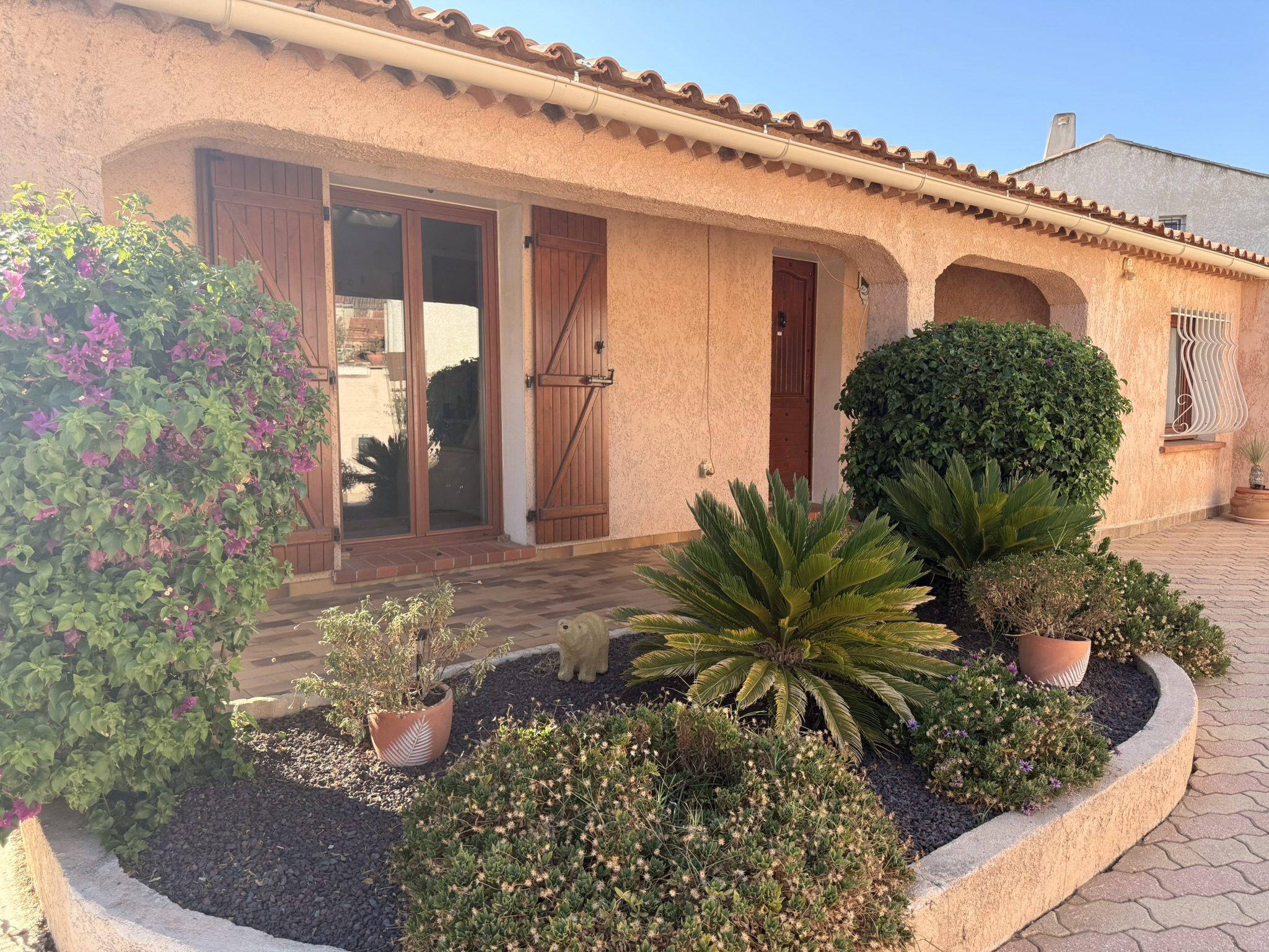 EXCLUSIVITE . Villa de plain-pied 119m2 avec piscine   La Londe-les-Maures