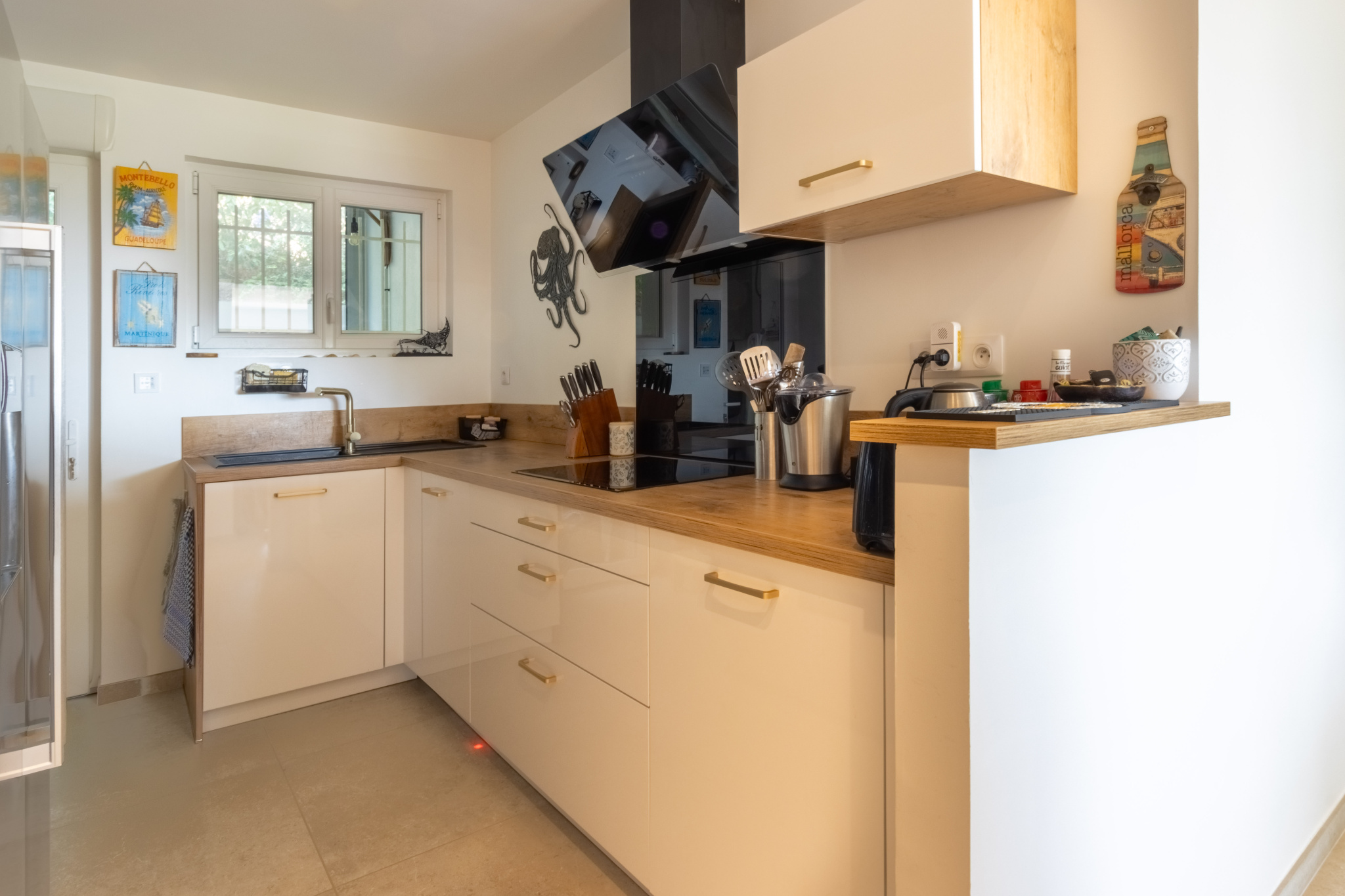 Appartement entièrement rénové / Secteur Costebelle/ Place de parking privative