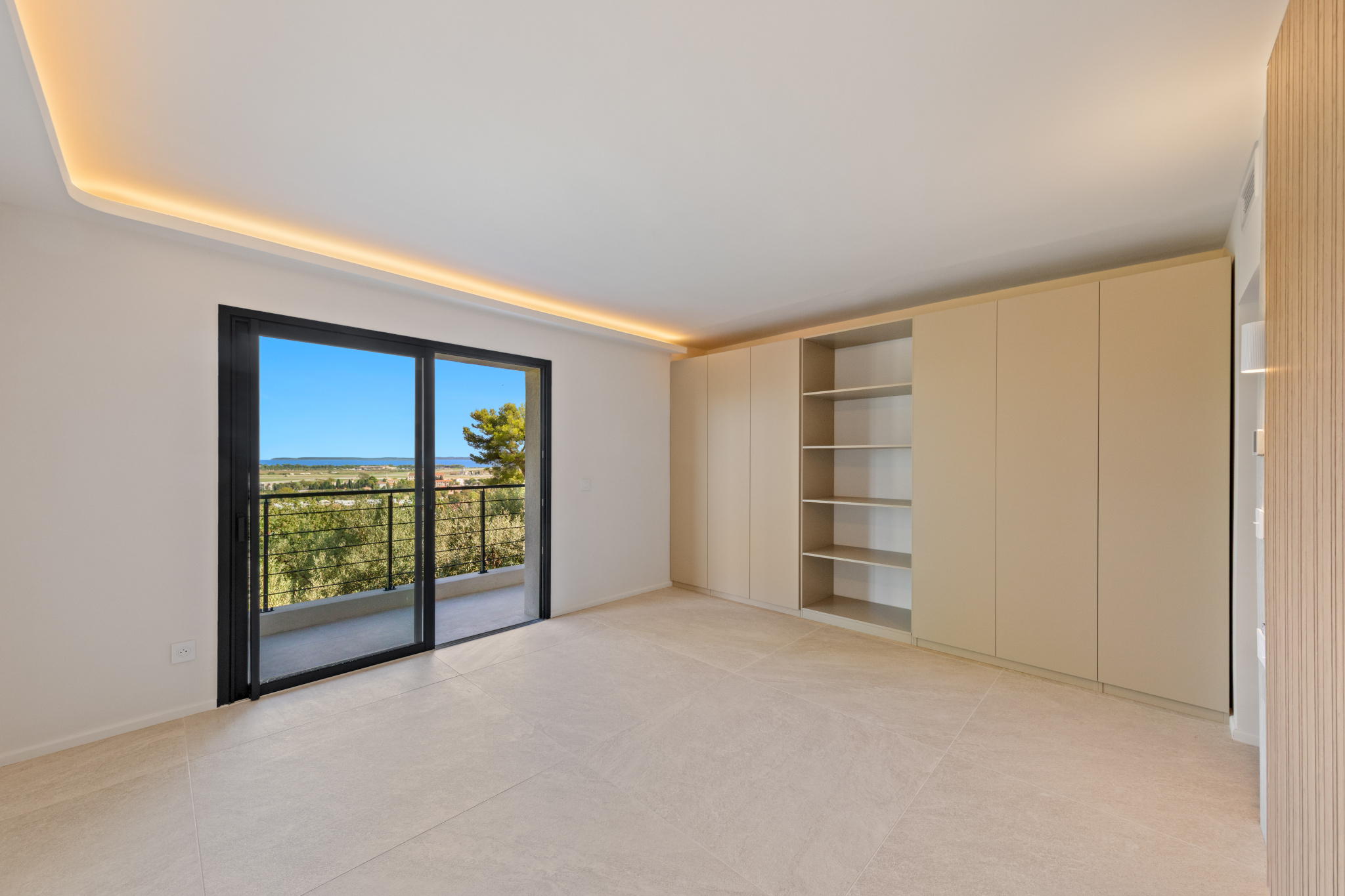 HYERES – PROPRIETE D&rsquo;EXCEPTION ENCADREE DE VERDURE