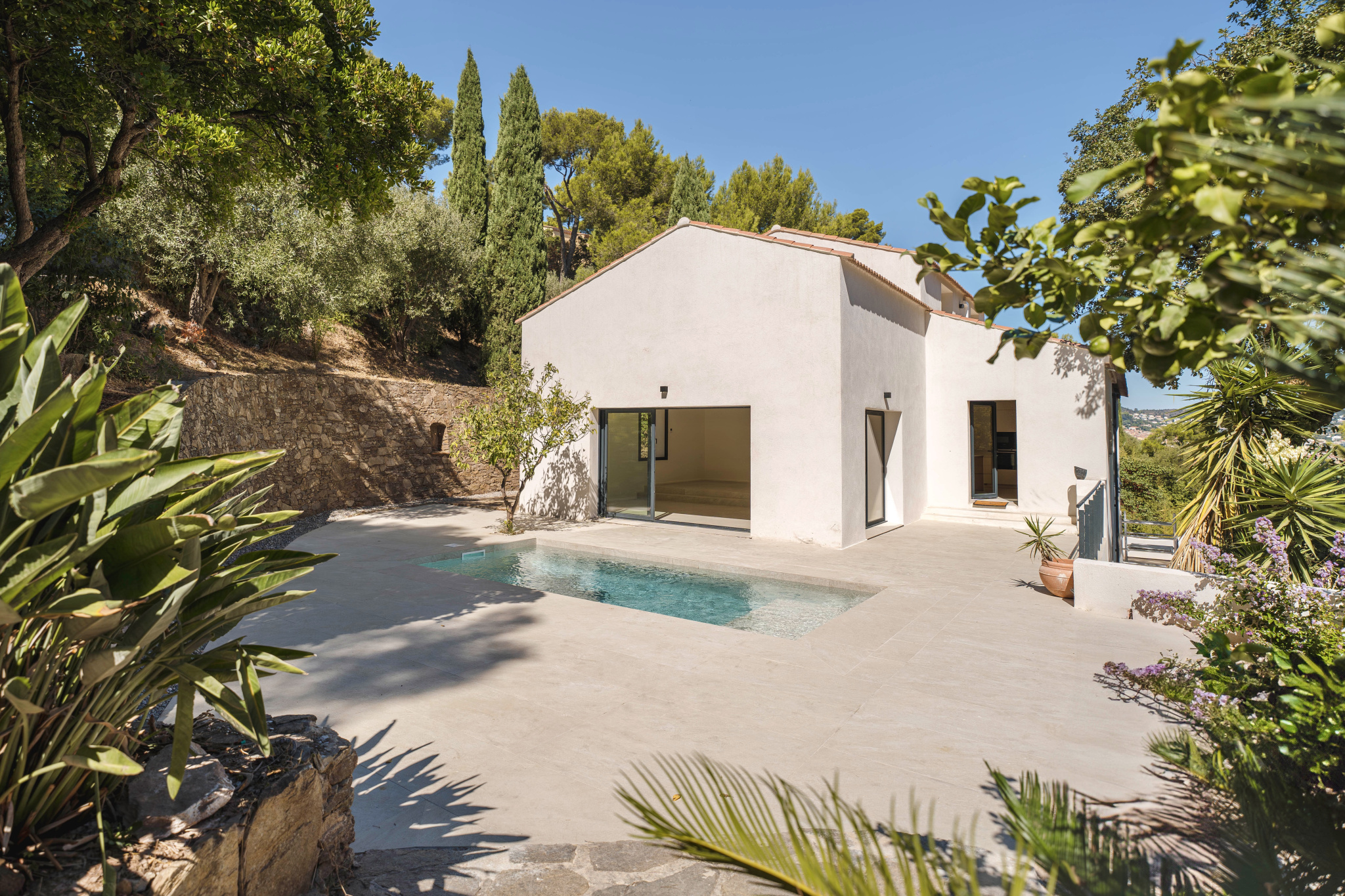 HYERES – PROPRIETE D&rsquo;EXCEPTION ENCADREE DE VERDURE