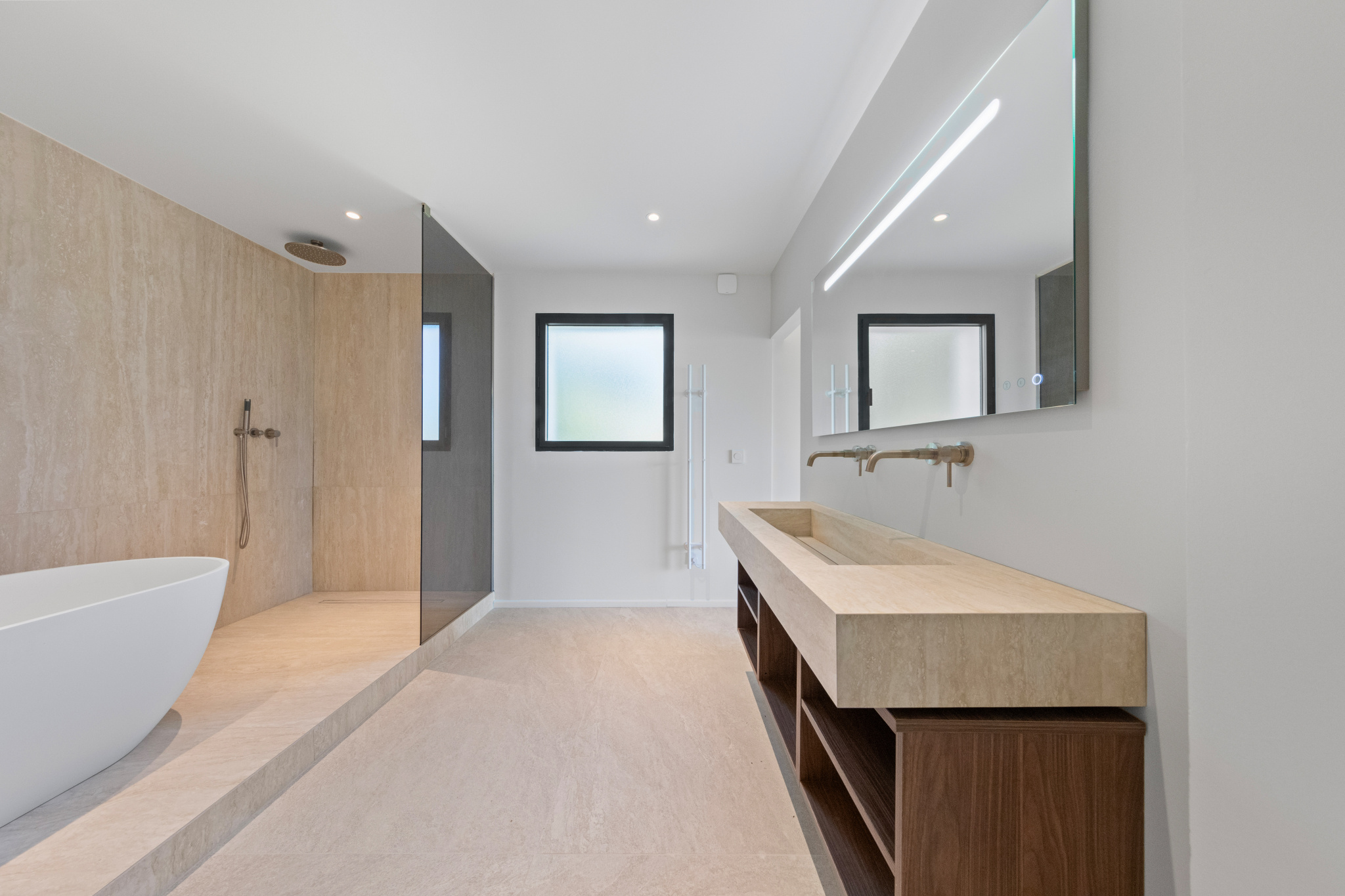 HYERES – PROPRIETE D&rsquo;EXCEPTION ENCADREE DE VERDURE