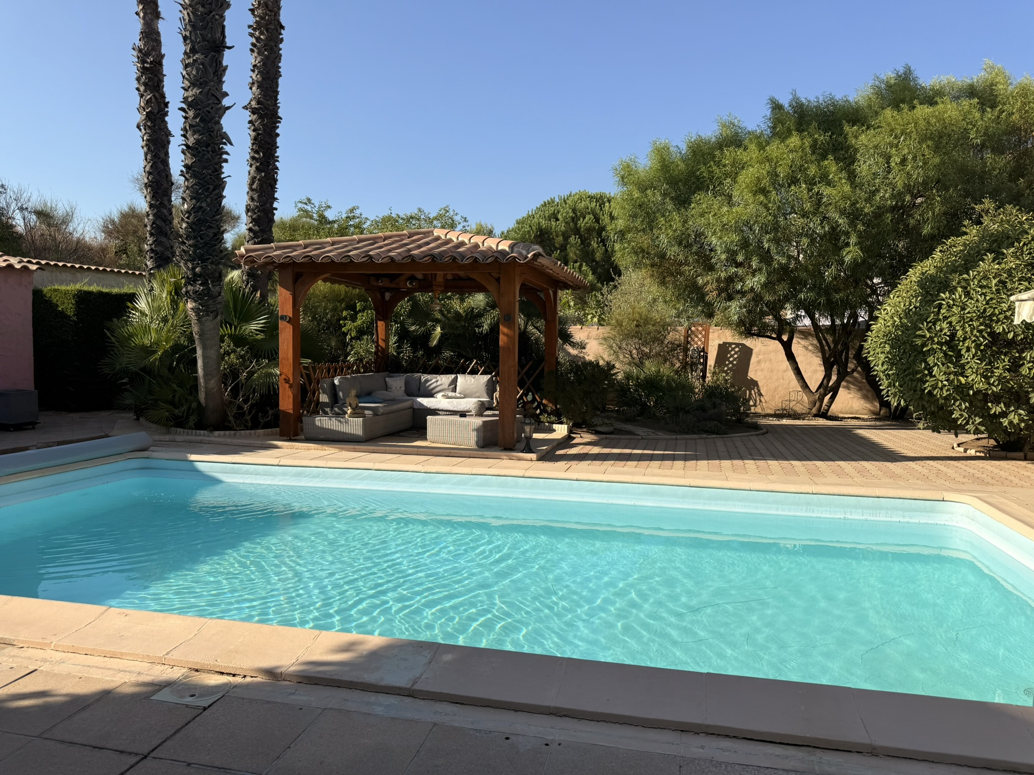 EXCLUSIVITE . Villa de plain-pied 119m2 avec piscine   La Londe-les-Maures