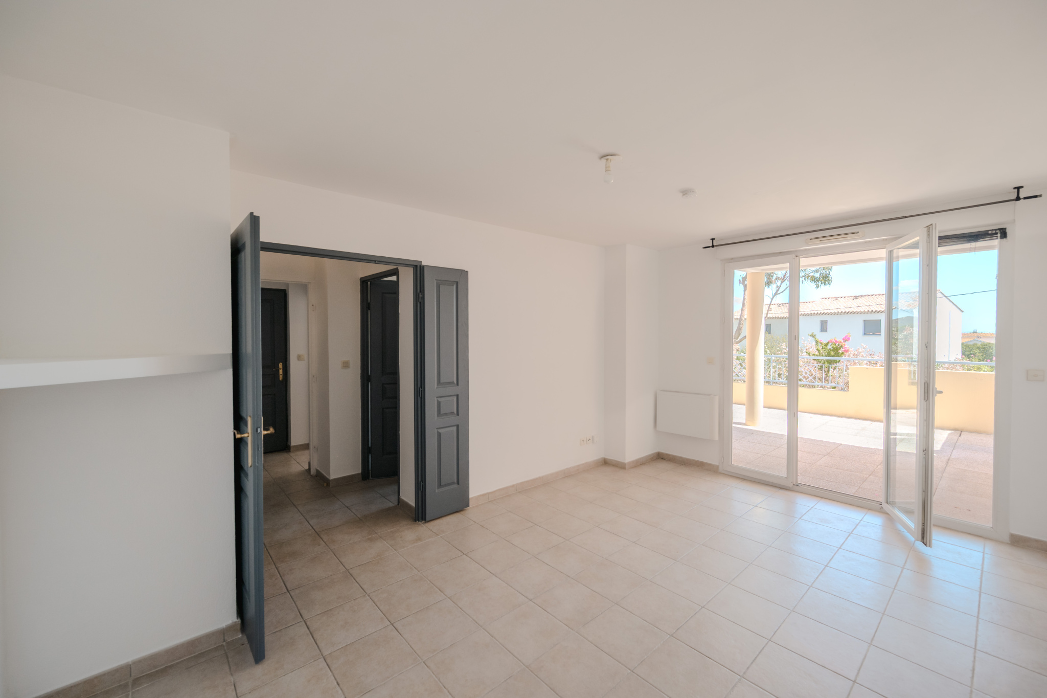 JOLI T2 AVEC GRANDE TERRASSE ET VUE DEGAGEE …