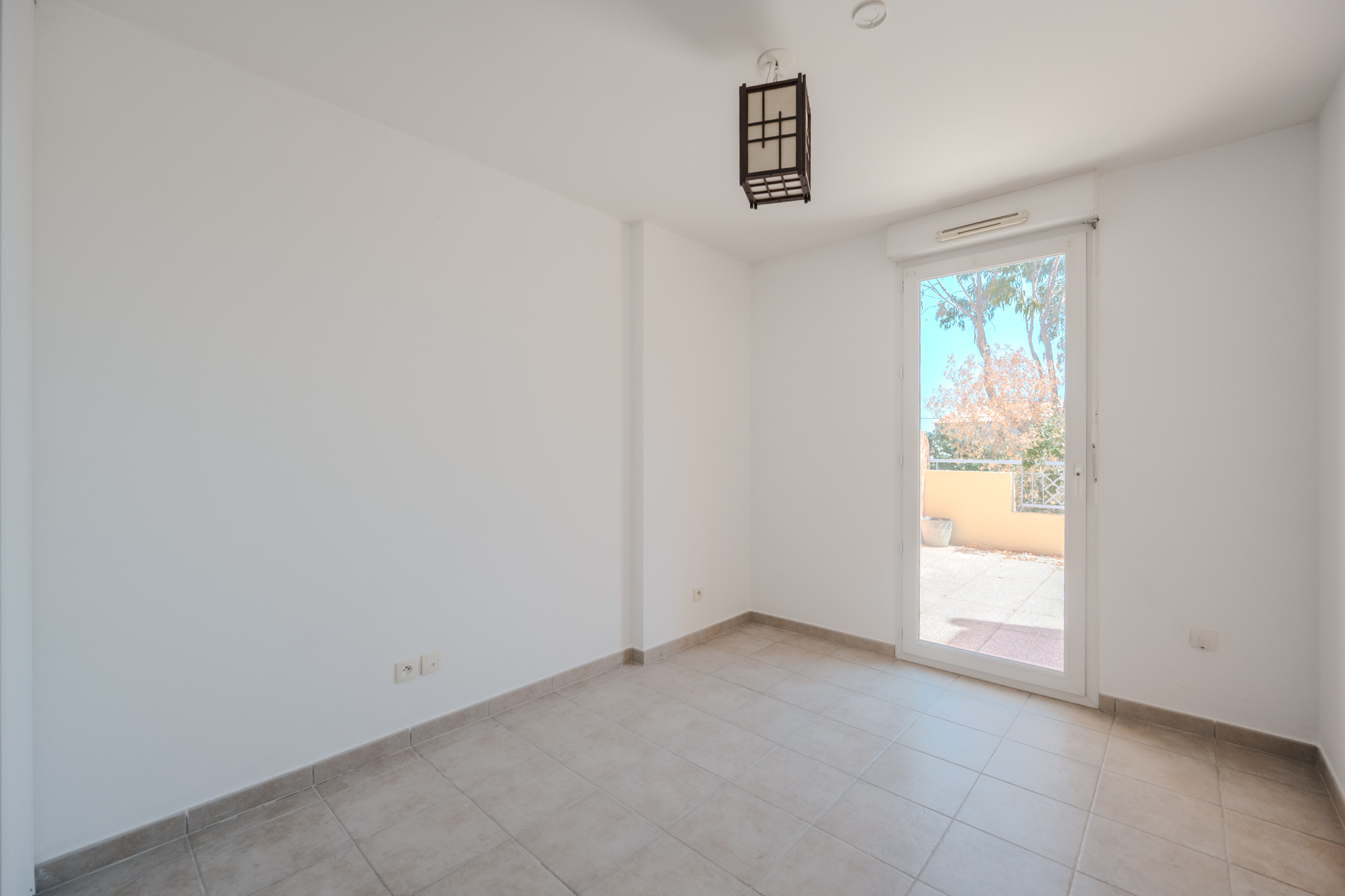 JOLI T2 AVEC GRANDE TERRASSE ET VUE DEGAGEE …