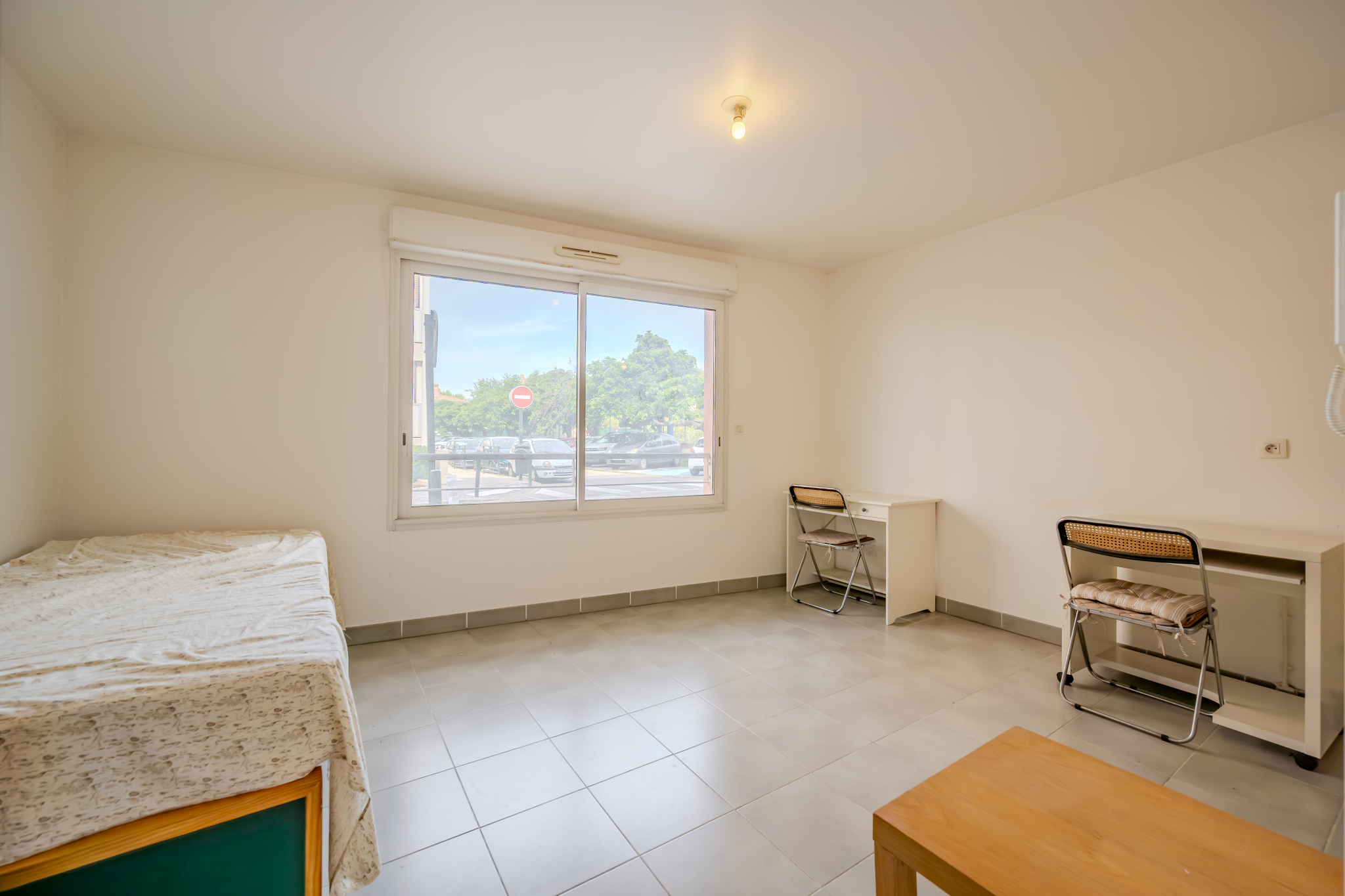 STUDIO DANS RESIDENCE RECENTE …