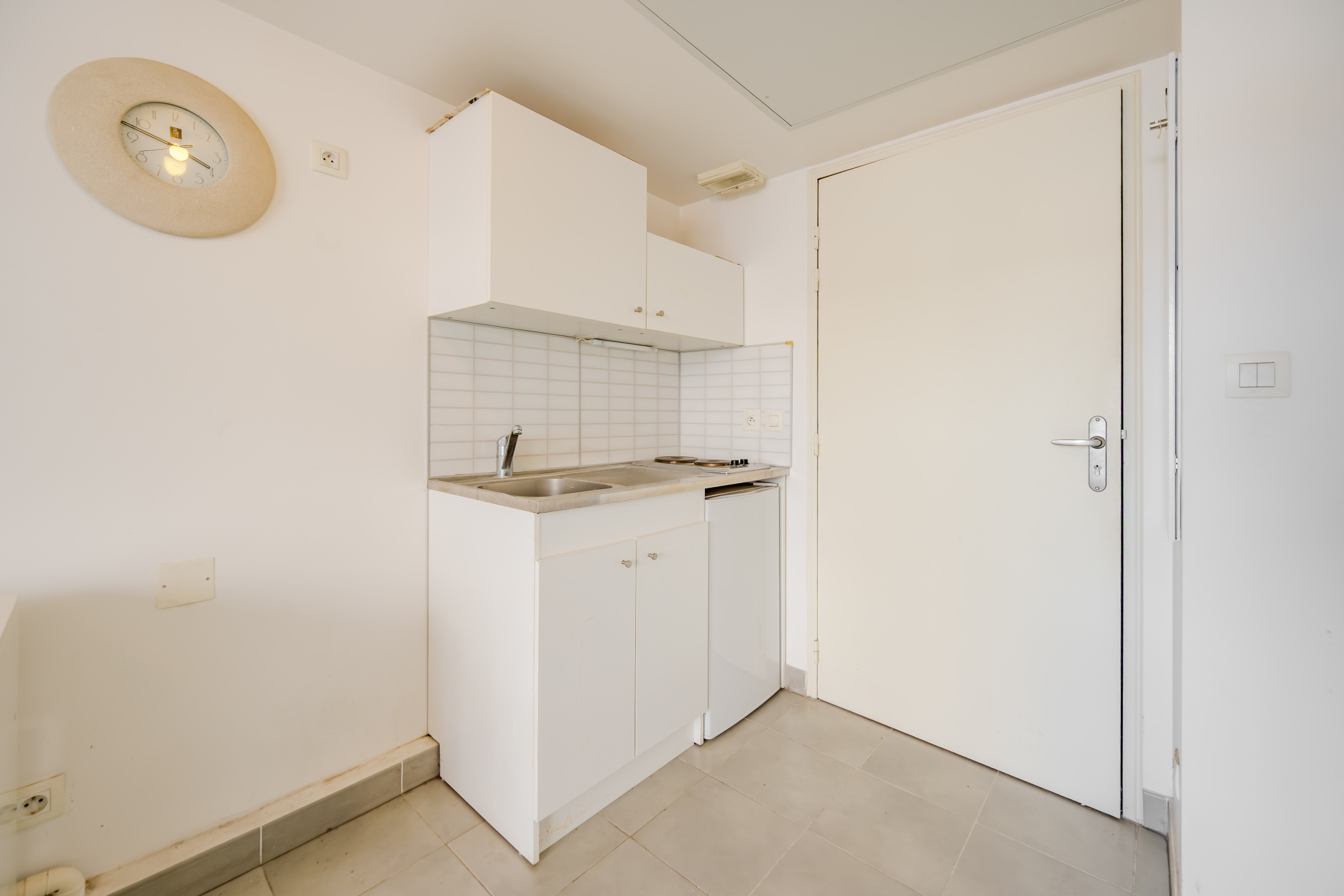 STUDIO DANS RESIDENCE RECENTE …