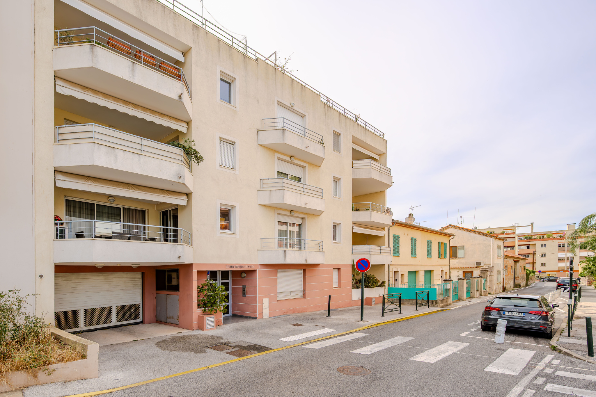 STUDIO DANS RESIDENCE RECENTE …
