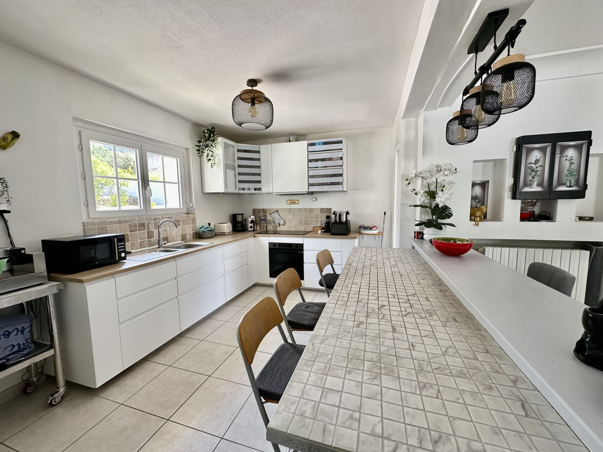 BELLE MAISON FAMILIALE T8 avec 3 logements et cours de TENNIS
