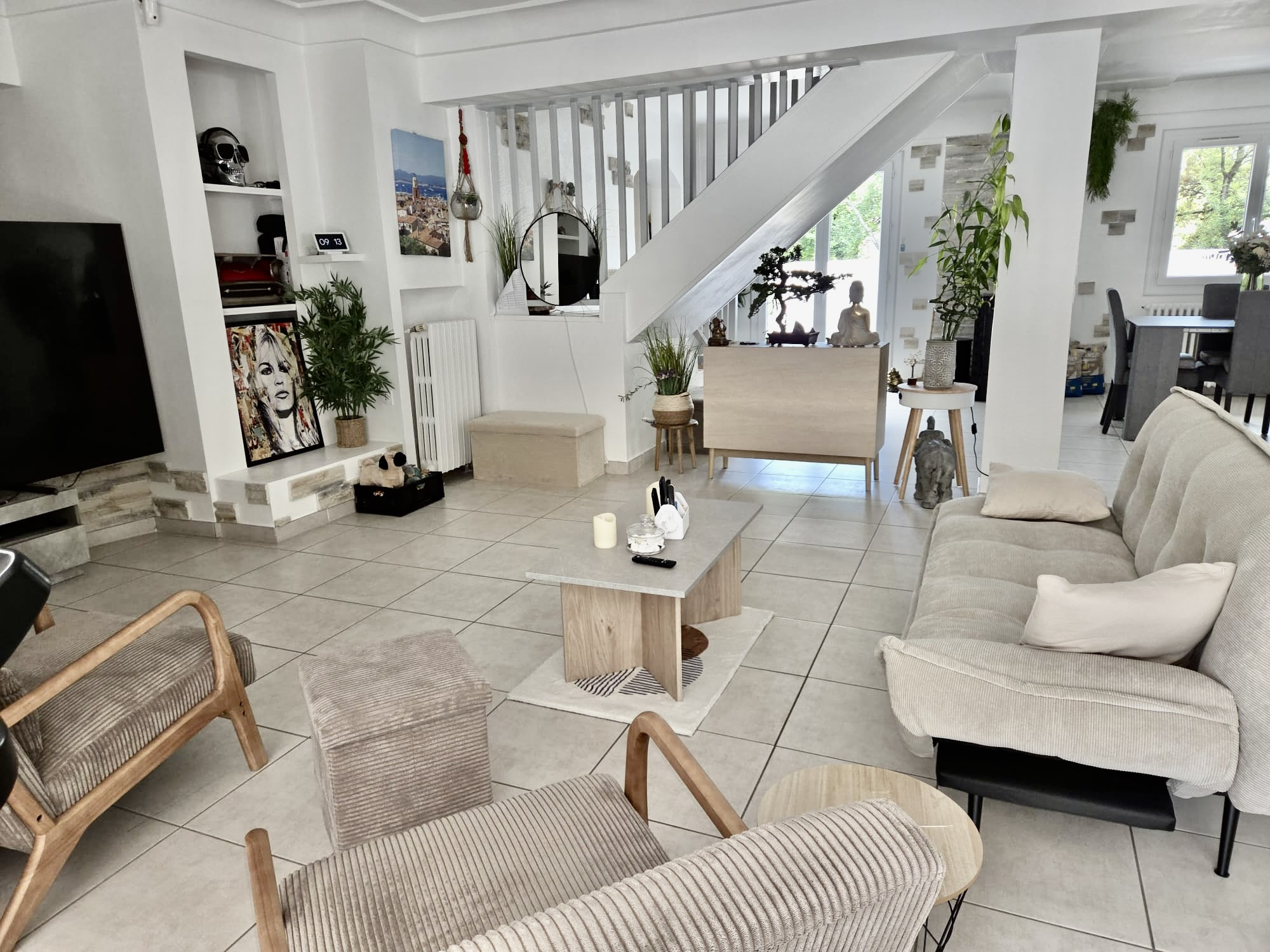 BELLE MAISON FAMILIALE T8 avec 3 logements et cours de TENNIS